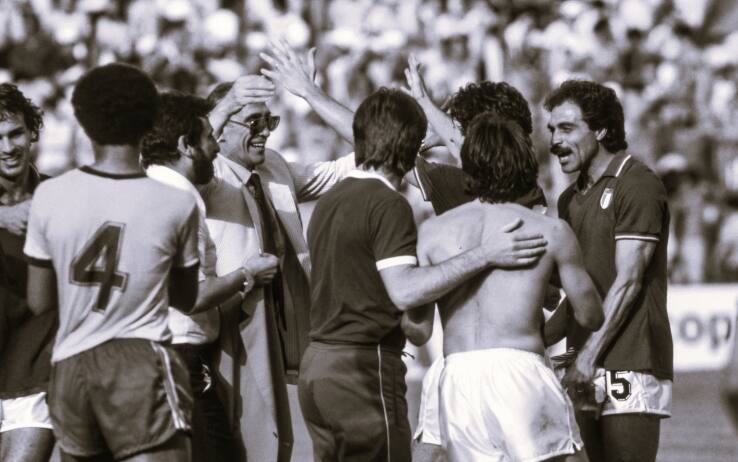 Paolo Rossi, chi ha la sua maglia di Italia Brasile 1982 | Sky